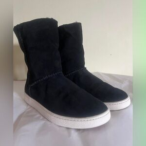 UGG Women's Black Winter Boots